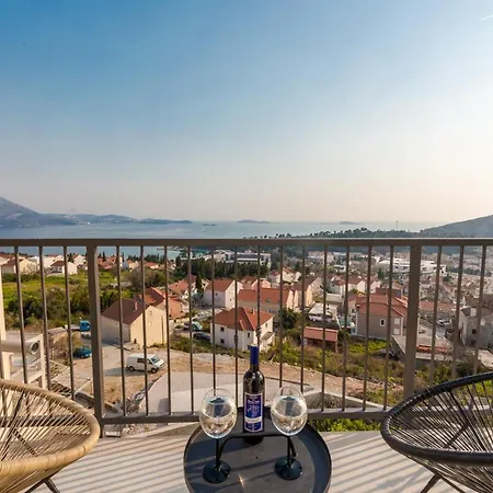 Divine Apartman Mlini