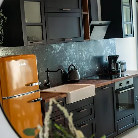 Divine Apartman *
