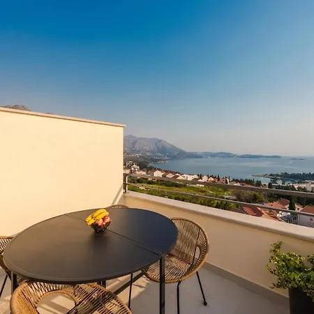 Apartment Divine